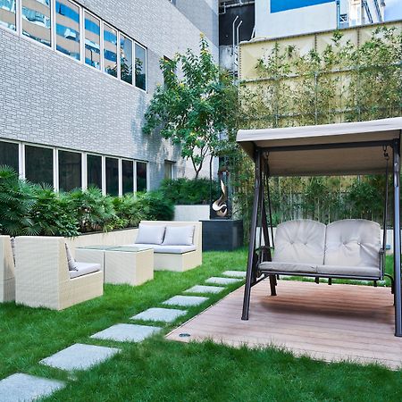 Hotel Ease Tsuen Wan Hong Kong Exterior photo