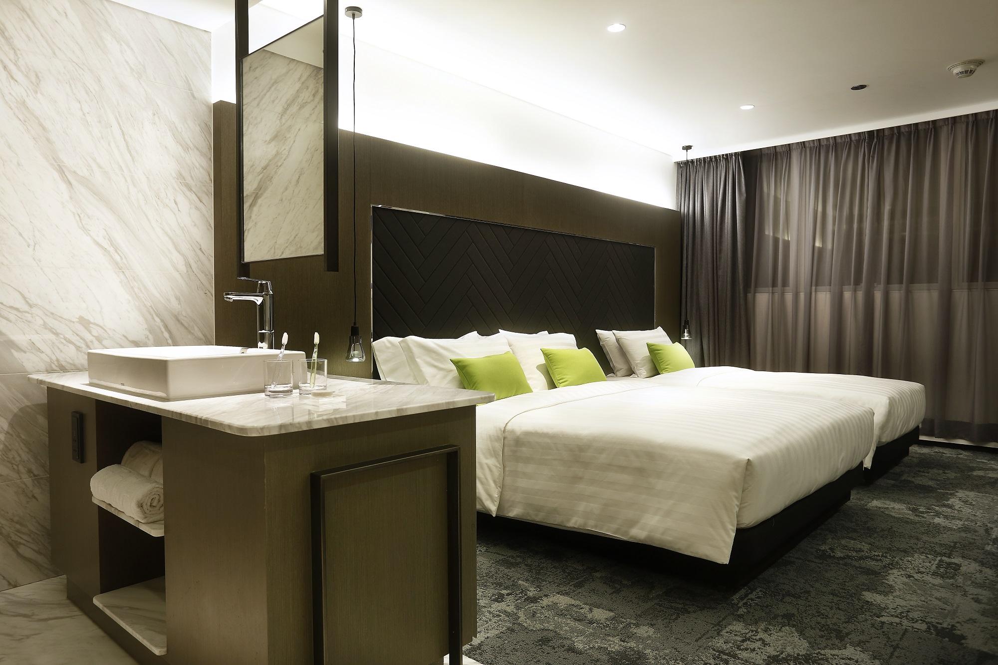 Hotel Ease Tsuen Wan Hong Kong Exterior photo