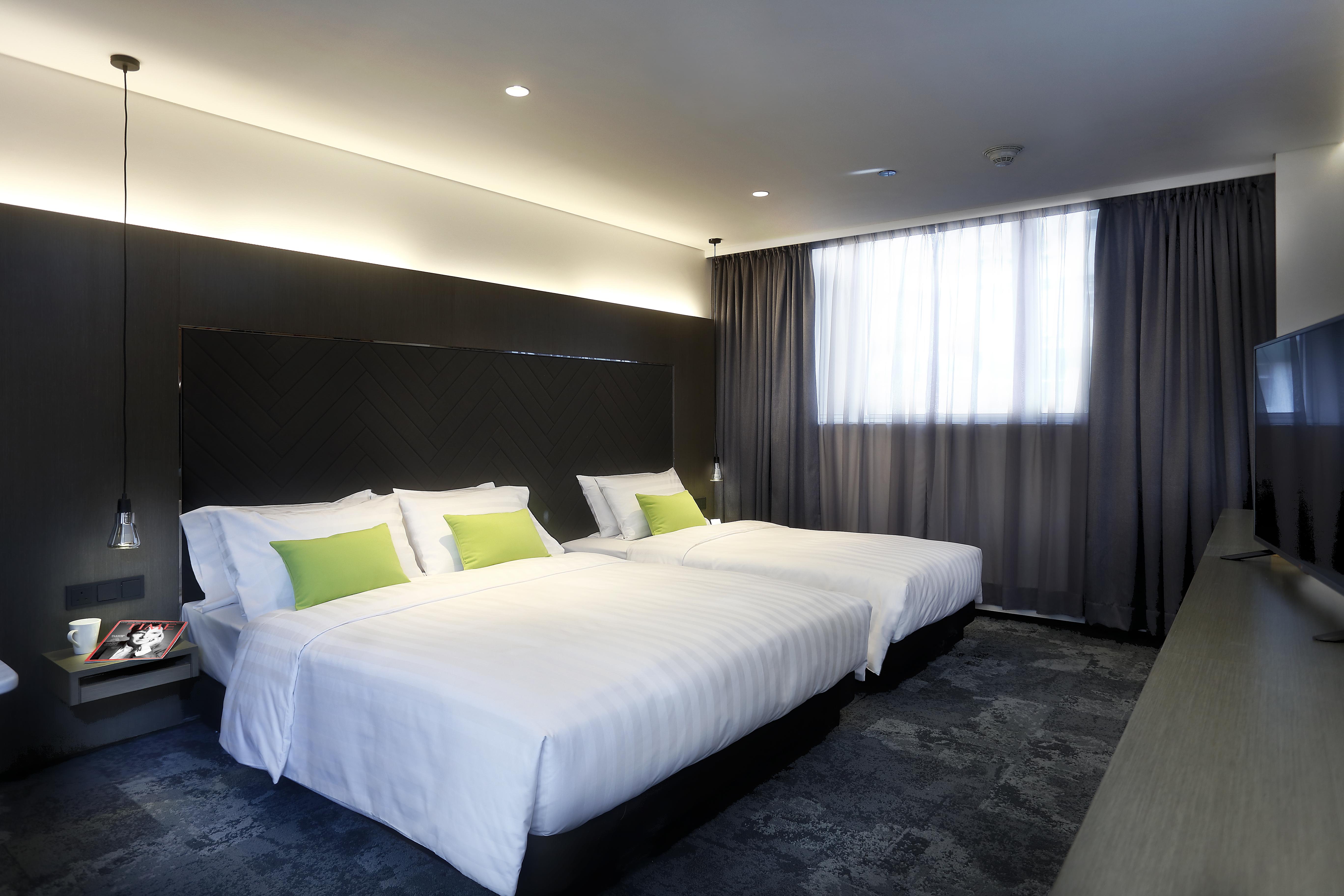 Hotel Ease Tsuen Wan Hong Kong Exterior photo