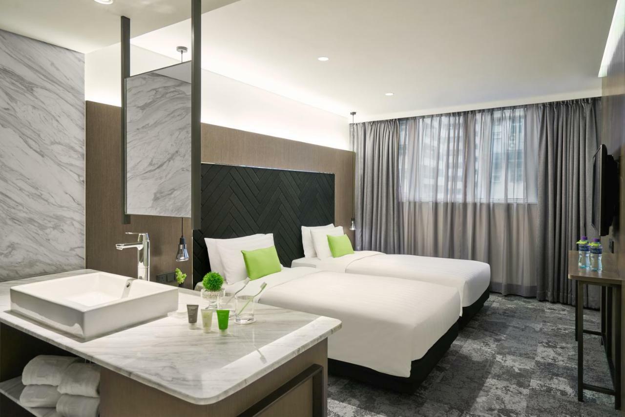 Hotel Ease Tsuen Wan Hong Kong Exterior photo